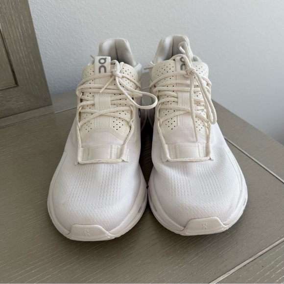 On Cloudnova 2 Sneakers - Picture 2 of 6